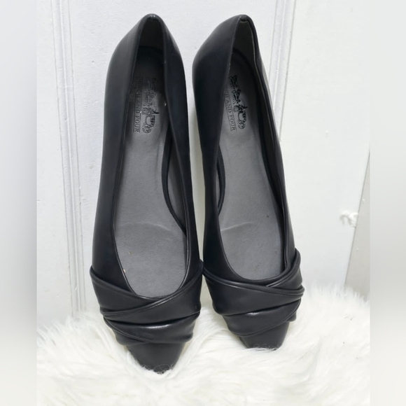 Coach And Four Pointed Toe Black Slip On Flats Size 7.5🌴 - Picture 3 of 8